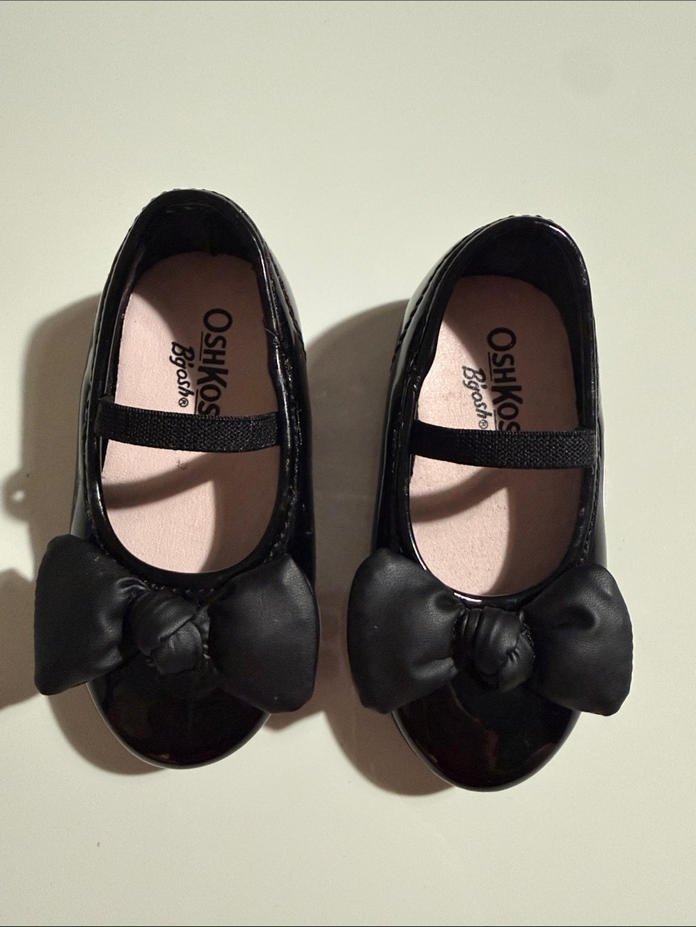 OshKosh B'gosh Black Patent Bow Mary Janes for Kids Sz 4